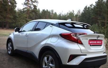 Toyota C-HR I рестайлинг, 2019 год, 1 750 000 рублей, 5 фотография