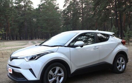 Toyota C-HR I рестайлинг, 2019 год, 1 750 000 рублей, 7 фотография