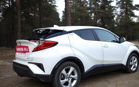 Toyota C-HR I рестайлинг, 2019 год, 1 750 000 рублей, 4 фотография
