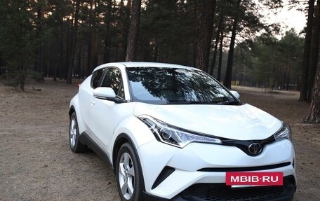 Toyota C-HR I рестайлинг, 2019 год, 1 750 000 рублей, 10 фотография