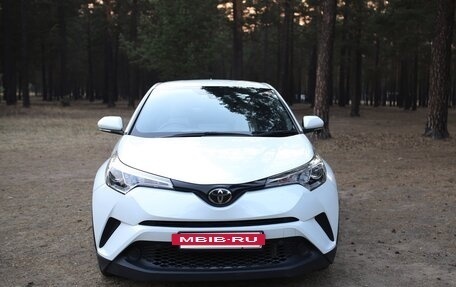 Toyota C-HR I рестайлинг, 2019 год, 1 750 000 рублей, 9 фотография