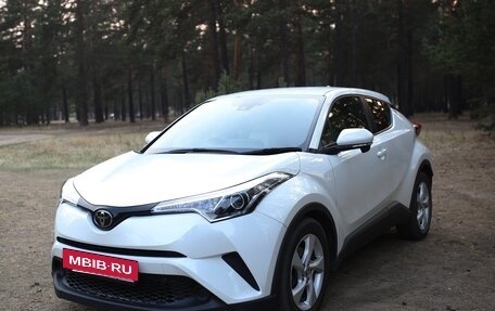 Toyota C-HR I рестайлинг, 2019 год, 1 750 000 рублей, 6 фотография