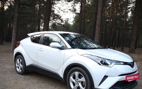 Toyota C-HR I рестайлинг, 2019 год, 1 750 000 рублей, 11 фотография