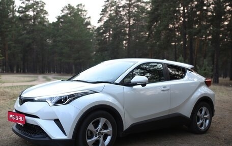 Toyota C-HR I рестайлинг, 2019 год, 1 750 000 рублей, 16 фотография