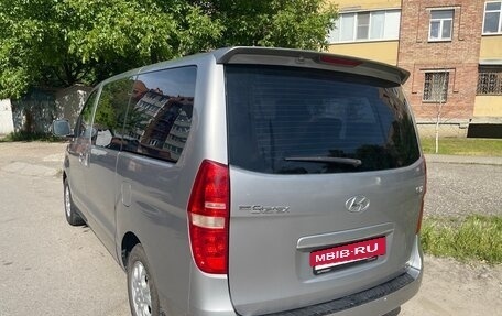 Hyundai Grand Starex Grand Starex I рестайлинг 2, 2012 год, 1 790 000 рублей, 4 фотография