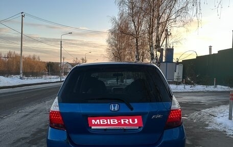 Honda Fit III, 2006 год, 310 000 рублей, 2 фотография