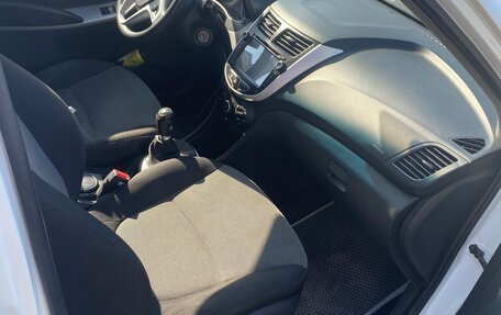 Hyundai Solaris II рестайлинг, 2013 год, 780 000 рублей, 6 фотография