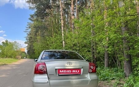 Toyota Avensis III рестайлинг, 2005 год, 660 000 рублей, 2 фотография
