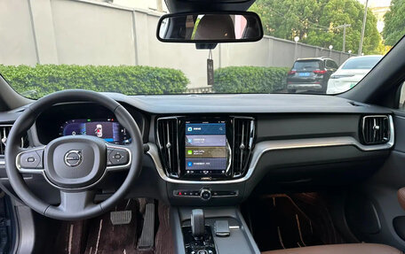 Volvo S60 III, 2022 год, 2 415 000 рублей, 3 фотография