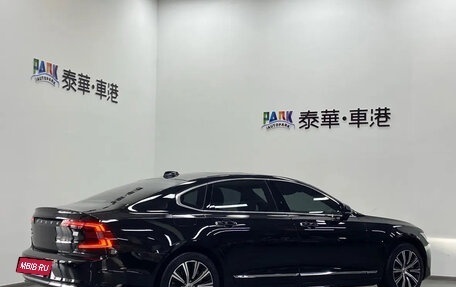 Volvo S90 II рестайлинг, 2022 год, 3 740 000 рублей, 2 фотография
