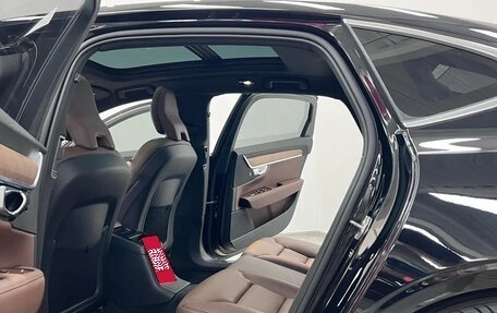 Volvo S90 II рестайлинг, 2022 год, 3 740 000 рублей, 5 фотография