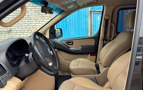 Hyundai H-1 II рестайлинг, 2015 год, 1 900 000 рублей, 19 фотография