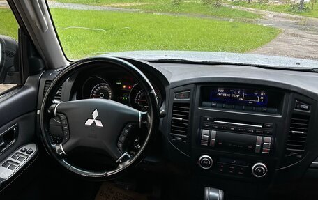 Mitsubishi Pajero IV, 2006 год, 1 225 000 рублей, 26 фотография