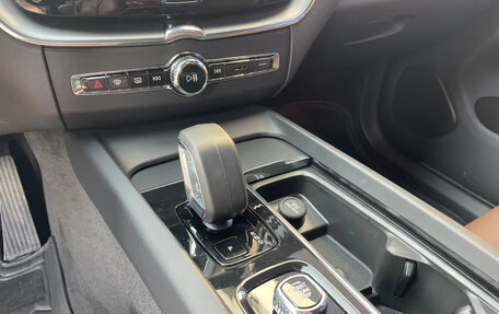 Volvo XC60 II, 2025 год, 4 386 000 рублей, 5 фотография
