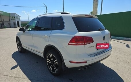 Volkswagen Touareg III, 2011 год, 2 090 000 рублей, 11 фотография