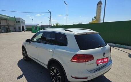 Volkswagen Touareg III, 2011 год, 2 090 000 рублей, 12 фотография