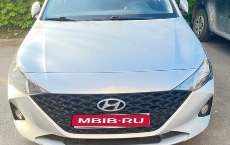 Hyundai Solaris II рестайлинг, 2021 год, 1 590 000 рублей, 1 фотография