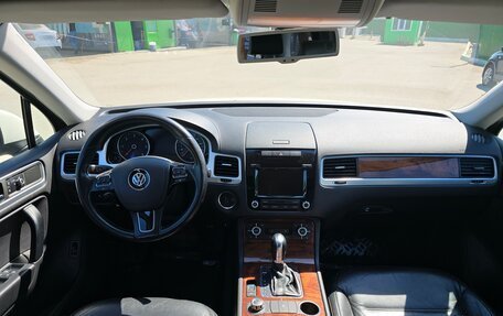Volkswagen Touareg III, 2011 год, 2 090 000 рублей, 26 фотография