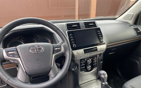 Toyota Land Cruiser Prado 150 рестайлинг 2, 2021 год, 7 350 000 рублей, 4 фотография