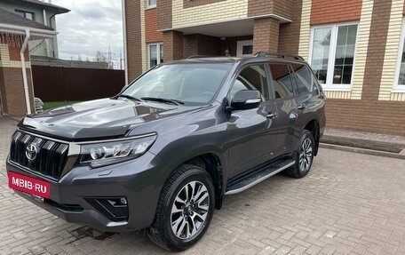 Toyota Land Cruiser Prado 150 рестайлинг 2, 2021 год, 7 350 000 рублей, 3 фотография