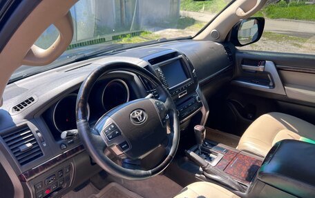 Toyota Land Cruiser 200, 2010 год, 2 850 000 рублей, 18 фотография