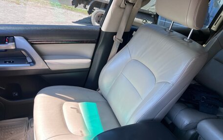 Toyota Land Cruiser 200, 2010 год, 2 850 000 рублей, 19 фотография