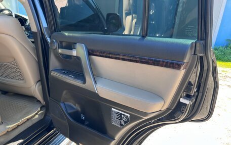 Toyota Land Cruiser 200, 2010 год, 2 850 000 рублей, 24 фотография