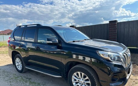 Toyota Land Cruiser Prado 150 рестайлинг 2, 2016 год, 3 500 000 рублей, 9 фотография