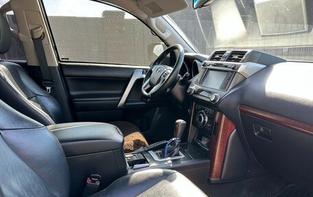 Toyota Land Cruiser Prado 150 рестайлинг 2, 2016 год, 3 500 000 рублей, 7 фотография