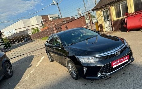 Toyota Camry, 2017 год, 2 400 000 рублей, 13 фотография