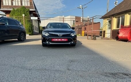 Toyota Camry, 2017 год, 2 400 000 рублей, 2 фотография