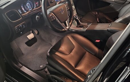 Volvo V60 Cross Country II, 2018 год, 2 650 000 рублей, 3 фотография