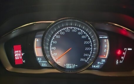Volvo V60 Cross Country II, 2018 год, 2 650 000 рублей, 2 фотография