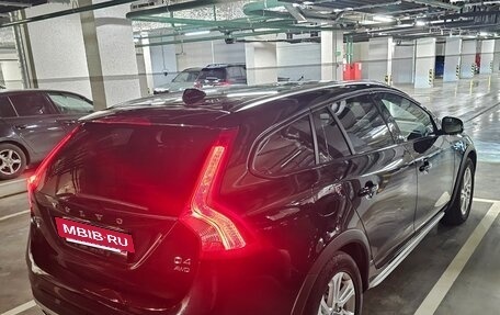 Volvo V60 Cross Country II, 2018 год, 2 650 000 рублей, 9 фотография