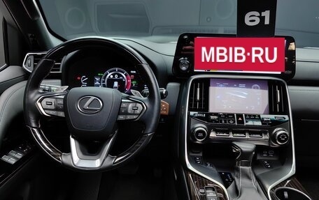 Lexus LX, 2022 год, 13 000 000 рублей, 30 фотография