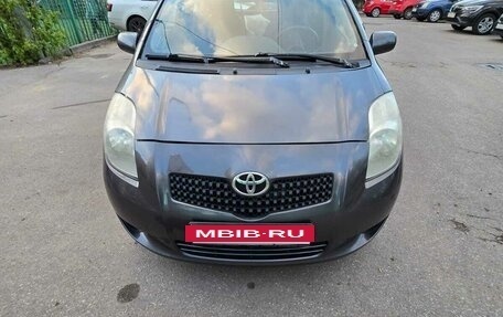 Toyota Yaris III рестайлинг, 2008 год, 500 000 рублей, 2 фотография