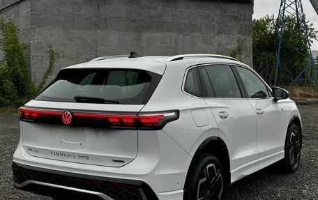 Volkswagen Tiguan, 2024 год, 4 567 000 рублей, 5 фотография