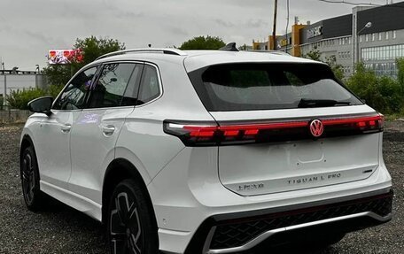 Volkswagen Tiguan, 2024 год, 4 567 000 рублей, 7 фотография