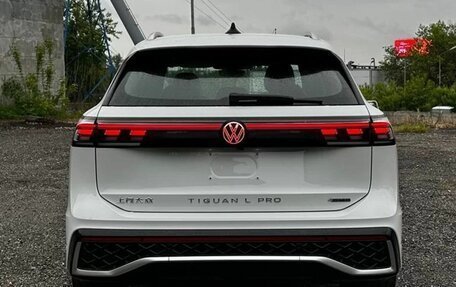 Volkswagen Tiguan, 2024 год, 4 567 000 рублей, 6 фотография