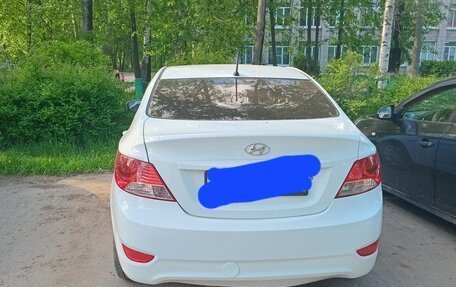 Hyundai Solaris II рестайлинг, 2011 год, 850 000 рублей, 2 фотография