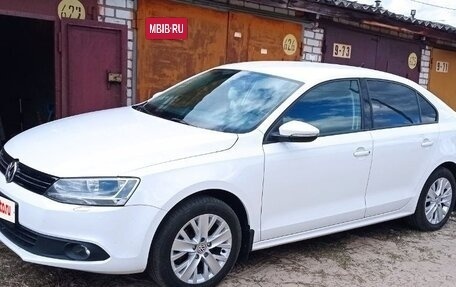 Volkswagen Jetta VI, 2013 год, 1 190 000 рублей, 2 фотография