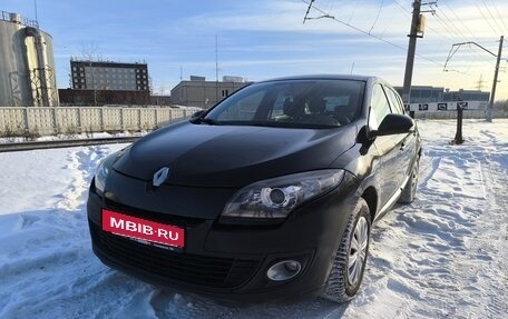 Renault Megane III, 2012 год, 650 000 рублей, 2 фотография