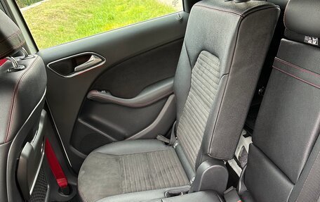 Mercedes-Benz B-Класс, 2017 год, 2 300 000 рублей, 14 фотография