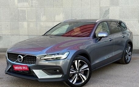 Volvo V60 II, 2020 год, 4 449 000 рублей, 1 фотография
