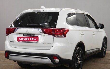 Mitsubishi Outlander III рестайлинг 3, 2019 год, 2 011 000 рублей, 5 фотография