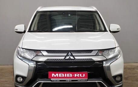 Mitsubishi Outlander III рестайлинг 3, 2019 год, 2 011 000 рублей, 2 фотография