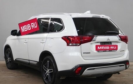 Mitsubishi Outlander III рестайлинг 3, 2019 год, 2 011 000 рублей, 7 фотография