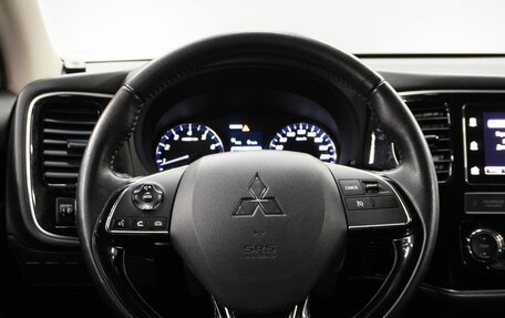 Mitsubishi Outlander III рестайлинг 3, 2019 год, 2 011 000 рублей, 14 фотография