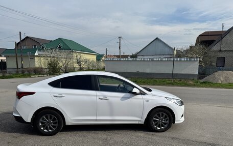 Hyundai Solaris II рестайлинг, 2022 год, 2 000 000 рублей, 8 фотография