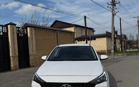 Hyundai Solaris II рестайлинг, 2022 год, 2 000 000 рублей, 7 фотография